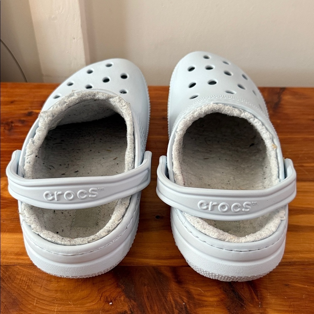 CROCS Light Blue Lined Clogs - Picture 3 of 7